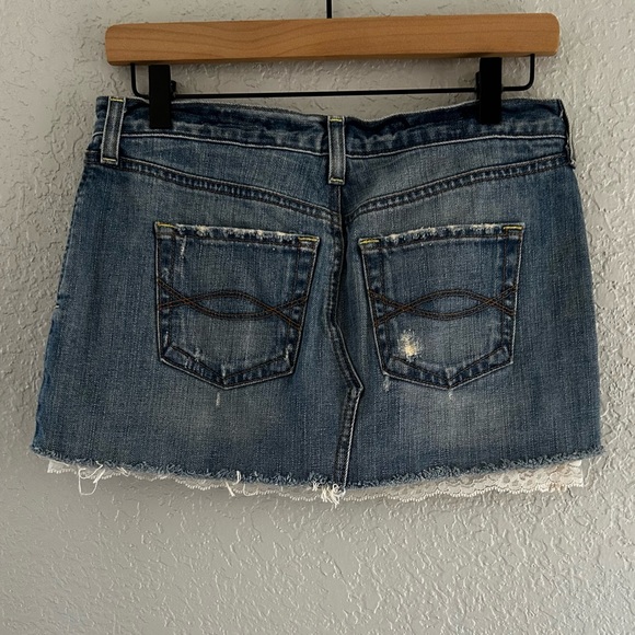 VTG Y2K Abercrombie & Fitch Lace Denim Mini Skirt Size 0 - Picture 2 of 5